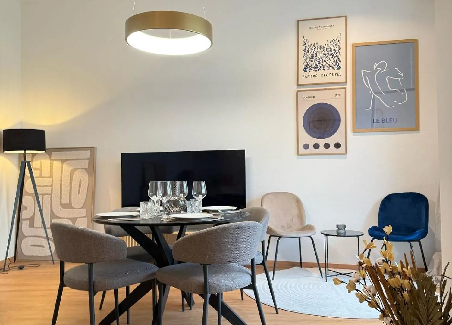 Stylish Renovated Apartment In Central Location Munich