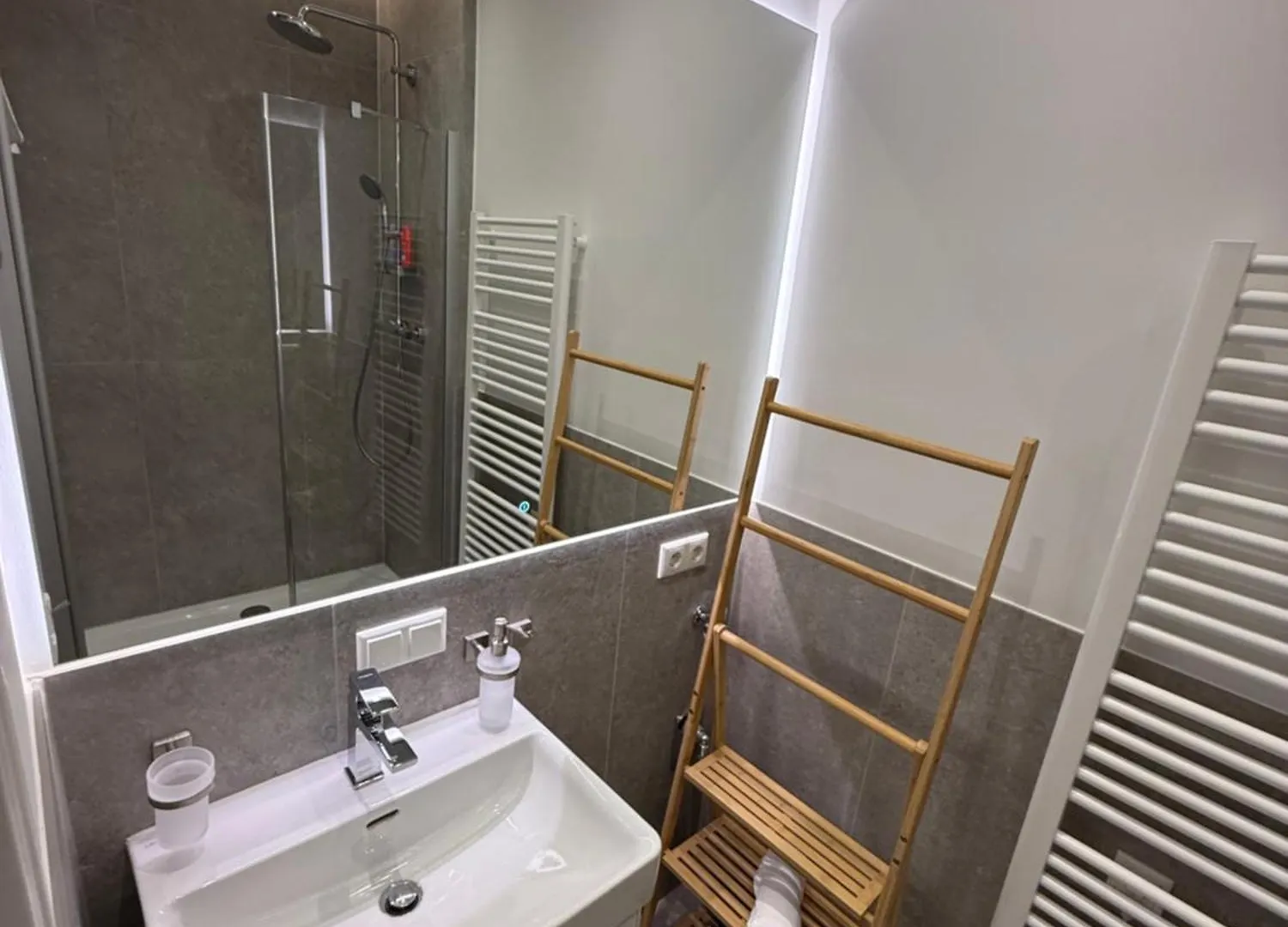 Beckhomes Munich, New, Central 2Br Apartment With Terrace  ميونيخ